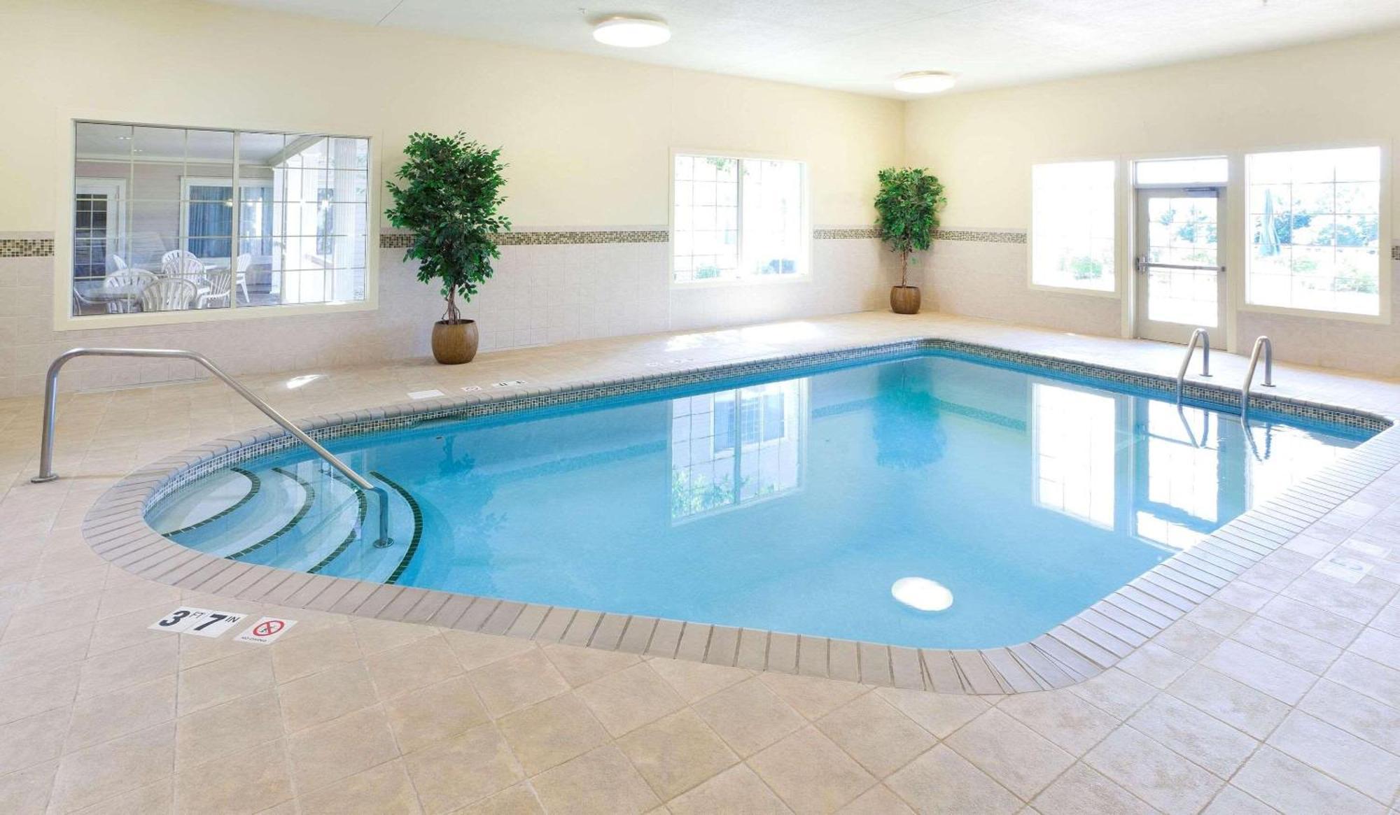 Country Inn & Suites By Radisson, Chanhassen, Mn Exteriör bild